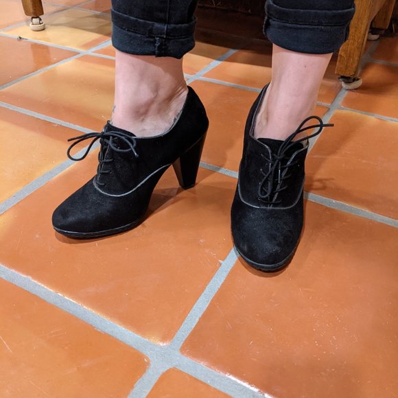 Black suede lace-up heels - Picture 5 of 5